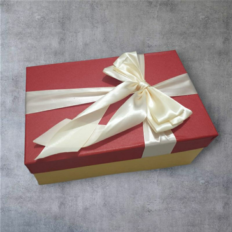 

Kotak Kado Premium Hard Cover Ukuran 20 x 30 cm x 10 cm