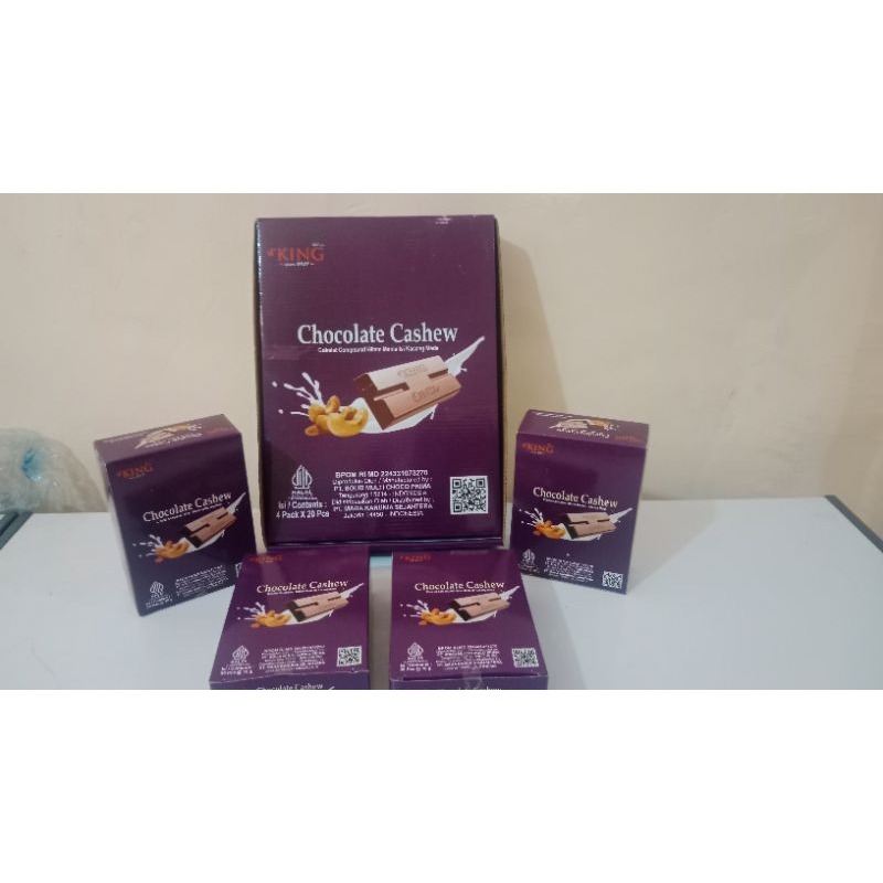 

QH chocolate cashew d'king 1 dus isi 4 box (1 box isi 20pcs )