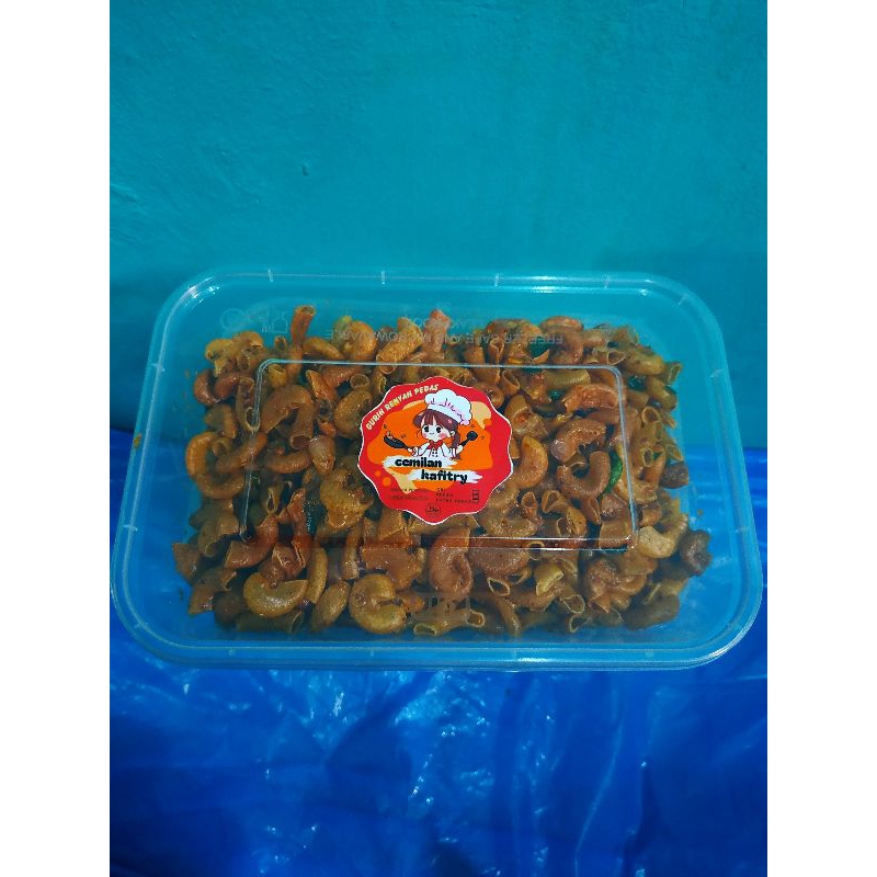 

Makana ringan MAKRONI box 600ml