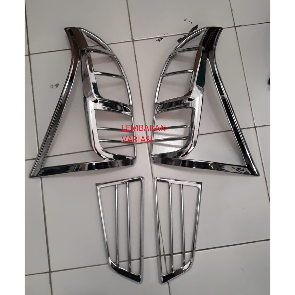Garnish Belakang Avanza 2016 - 2018 Chrome