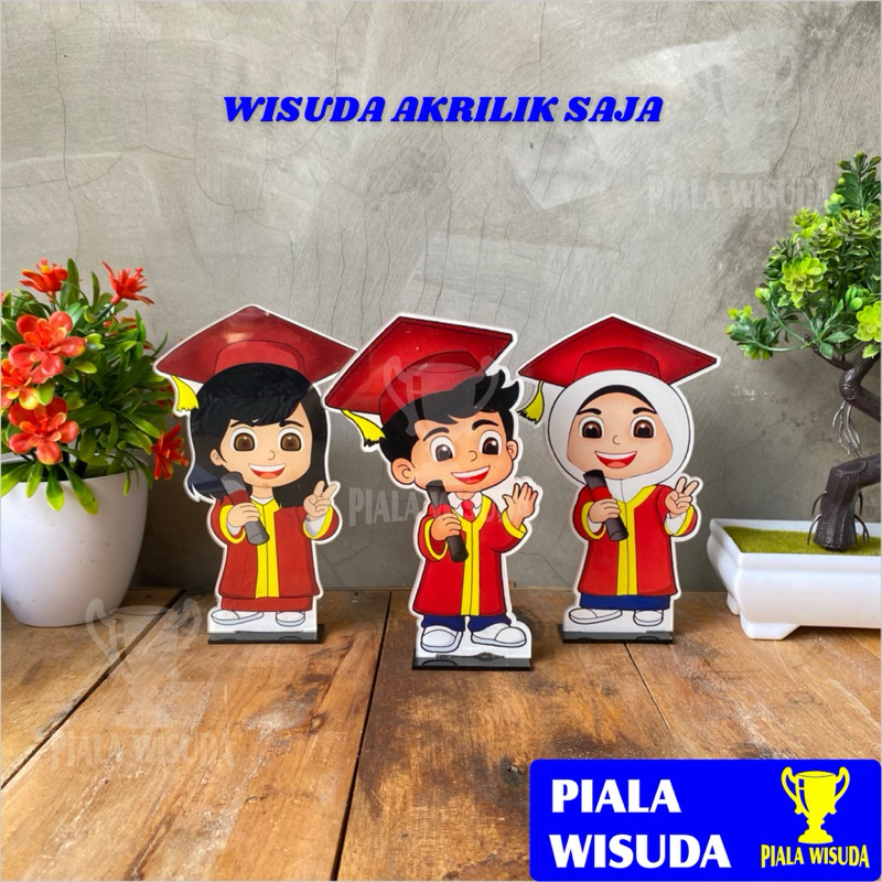 Piala Akrilik Wisuda (Hijab Merah) Akriliknya Saja - Plakat Akrilik Wisuda Almamater Universitas Muh