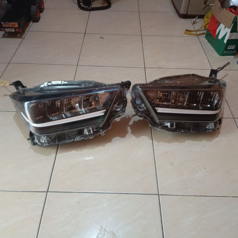 headlamp ayla 2023 original