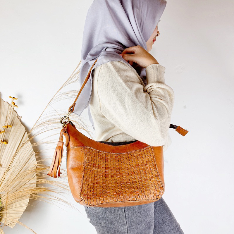 HASKAA LEATHER - Tas Kulit Anyam Wanita - Tissa Bag Series