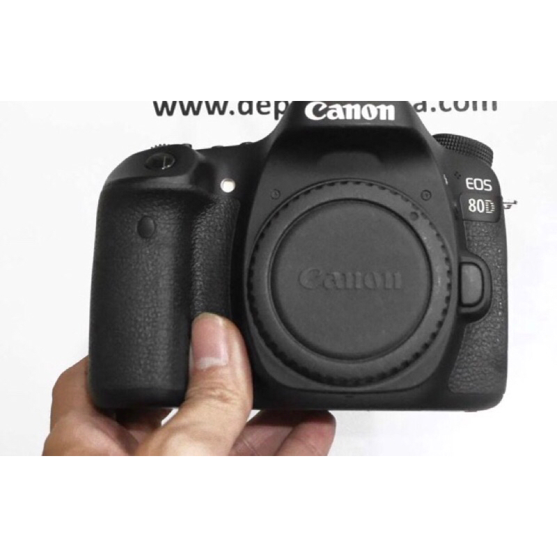 SECOND - Canon eos 80D body only kode 235