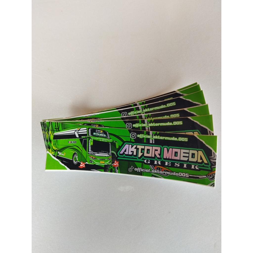 

STIKER BASURI UNTA ORANGE DAN AKTOR MUDA ALI PO