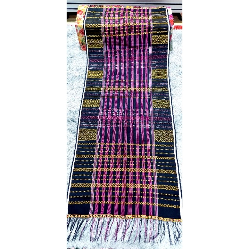 Uis nipes benang tenun biasa dan sdh pakai prada/benang kilat nuansa sisi hitam