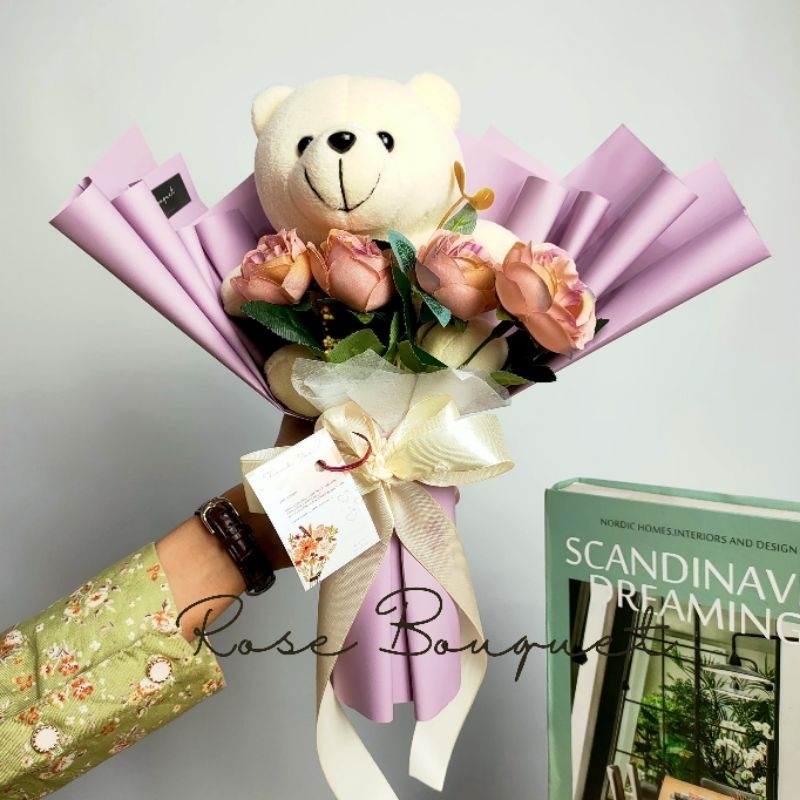 BUKET BUNGA WISUDA /  BUKET BONEKA WISUDA / BUKET BONEKA / BUKET BONEKA BERUANG/ BUKET BUNGA PALSU /