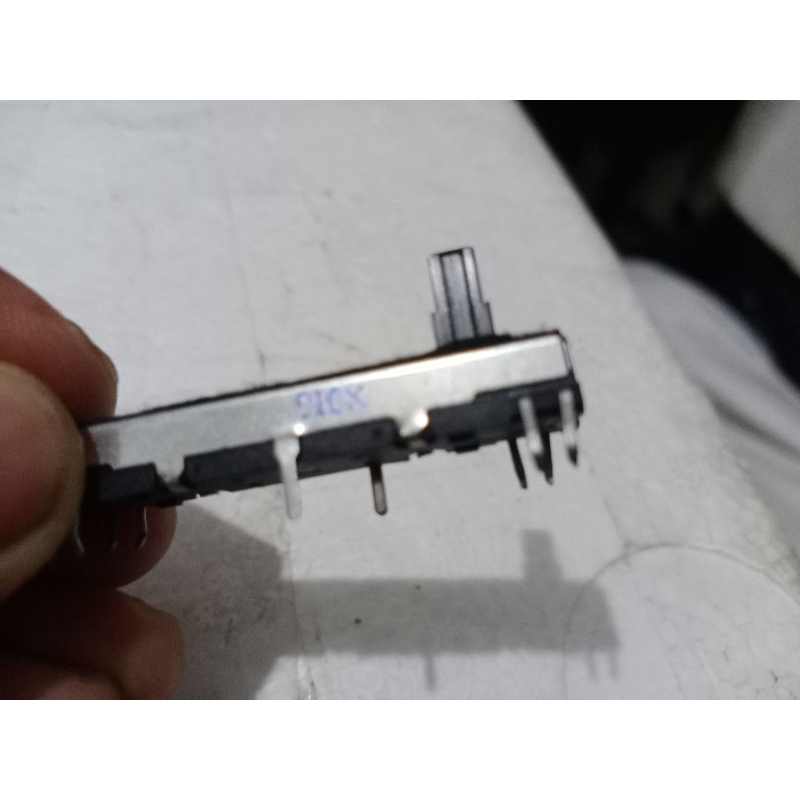 Potensio Volume Original Roland RD300