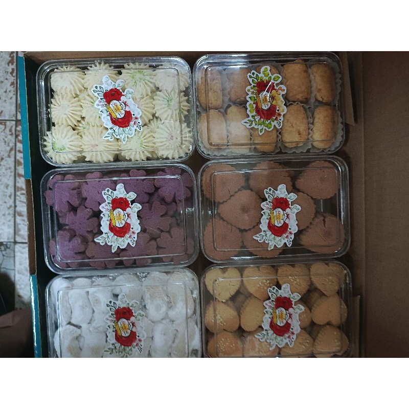 

KUE PAKET LEBARAN FORTUNE ISI 6 TOPLES