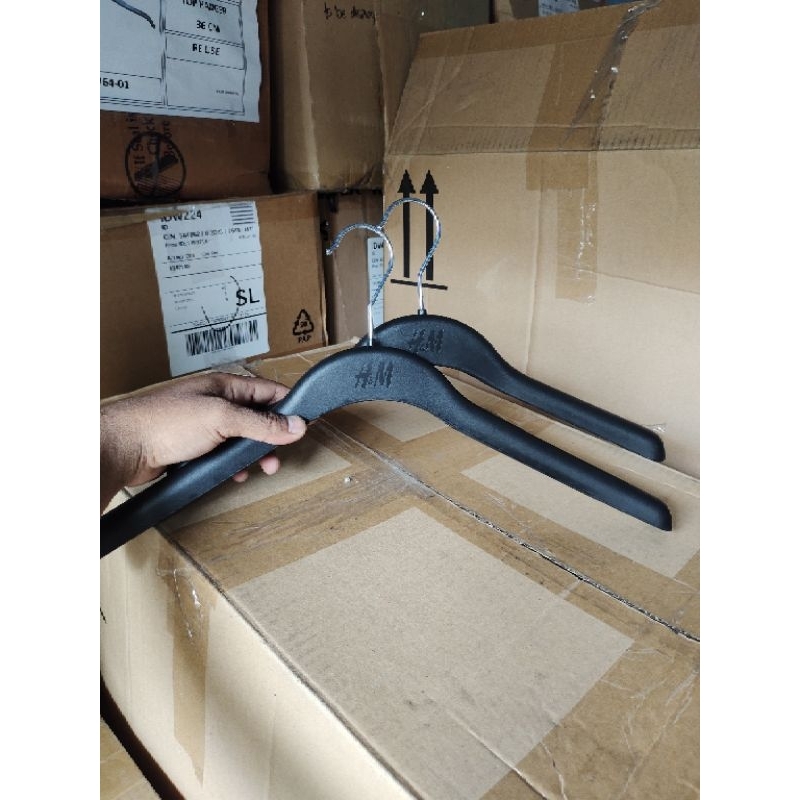 HANGER BAJU DEWASA PREMIUM H&M - 1 KG MUAT 20 PCS