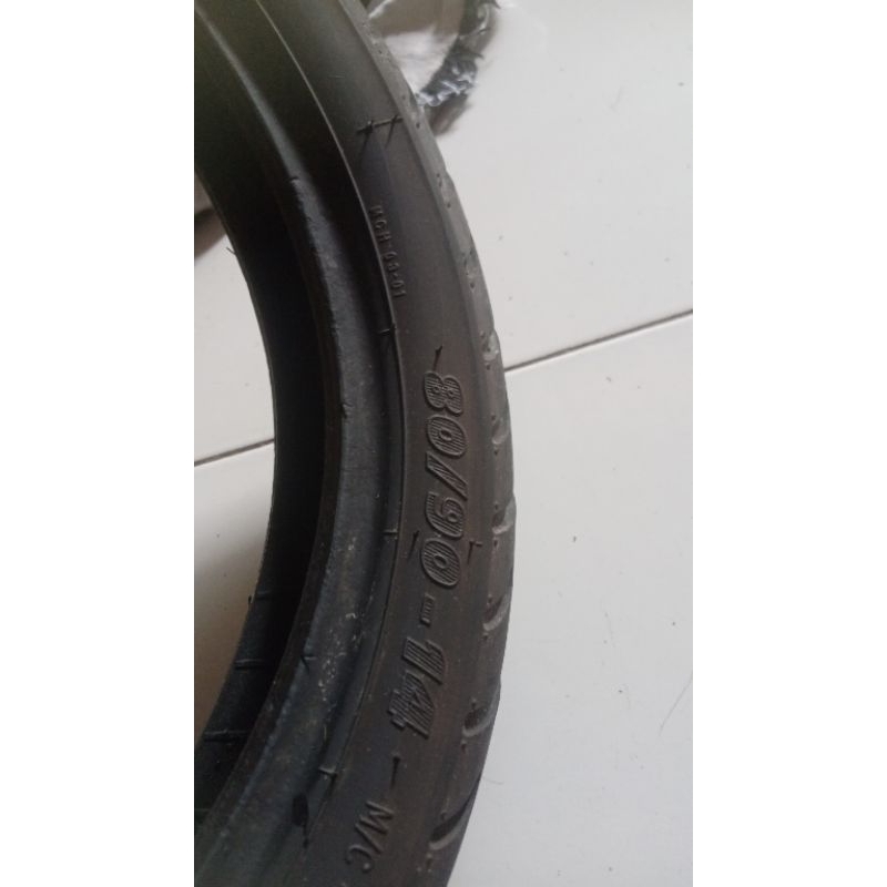 ban Michelin pilot street UK 80/90-14