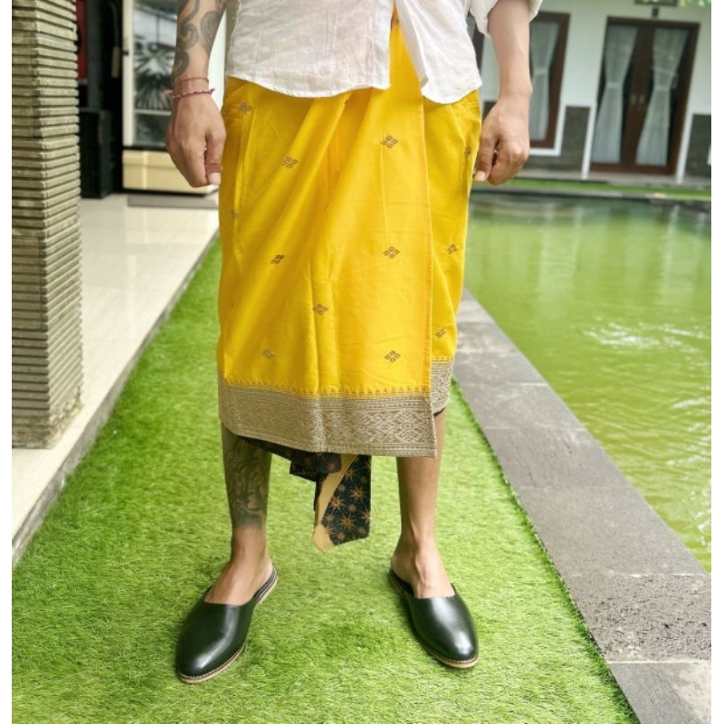 Saput kuning & putih tepi bordir
