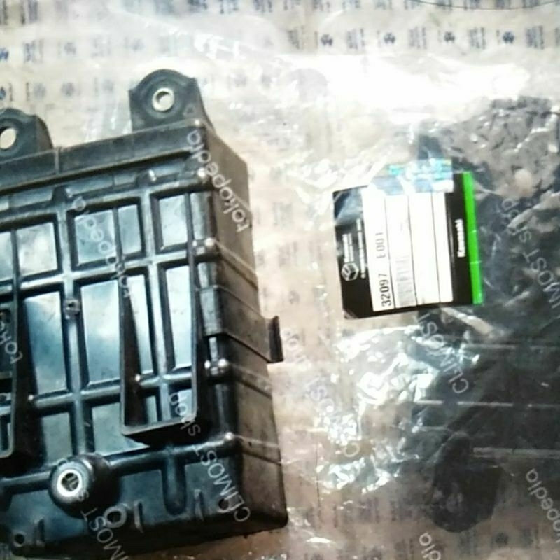 tempat dudukan aki pulsar ns200 bajaj 200ns 200 ns ns200 ns 200 ori kmi