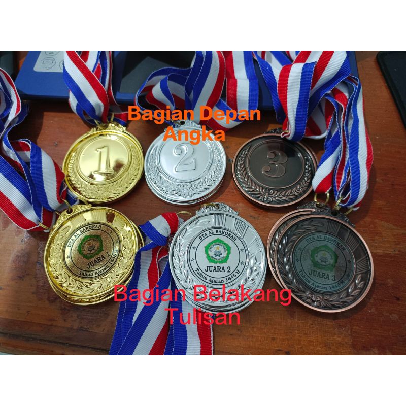 MEDALI BADMINTON WISUDA CUSTOM LOGAM IMPORT ANGKAT DIAMETER 5CM PER SATUAN