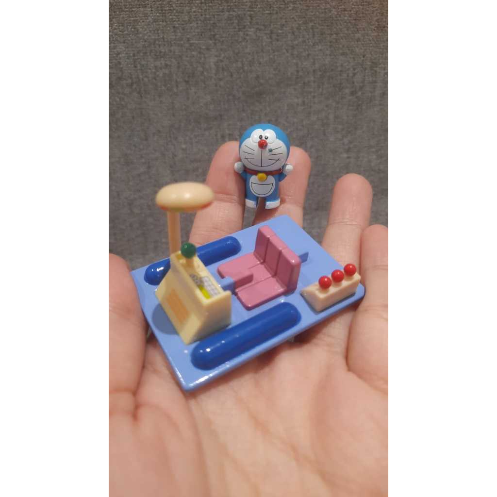 Tomica ride on Doraemon Preloved