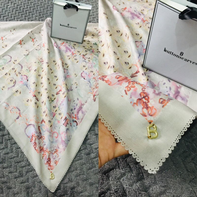 Buttonscarves Ederra Milky