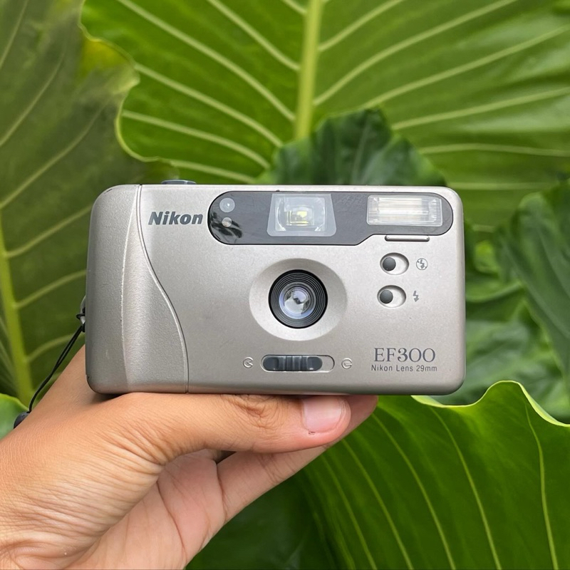 KAMERA ANALOG NIKON EF300