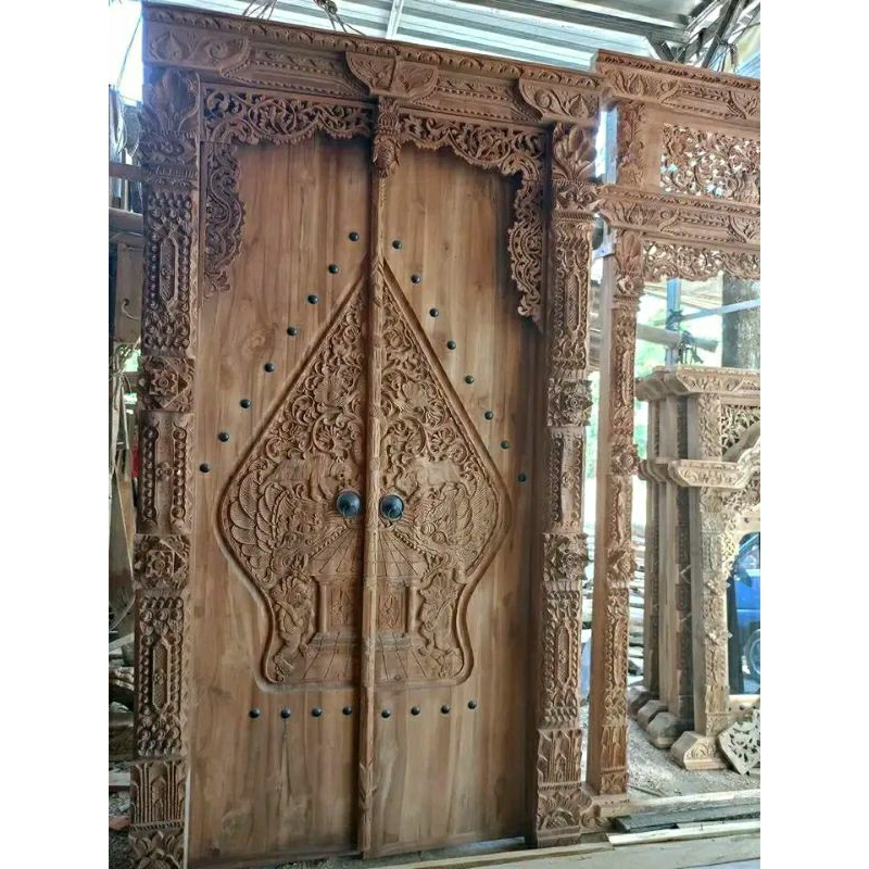 Gapura Jati Ukir minimalis, Pintu Gapura Ukiran wayang