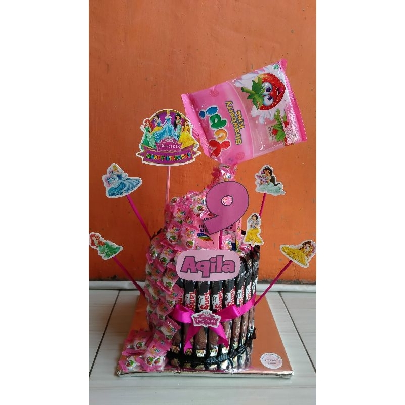 

Buket Snack/ Buket ultah anak/ Buket wisuda Pre Order