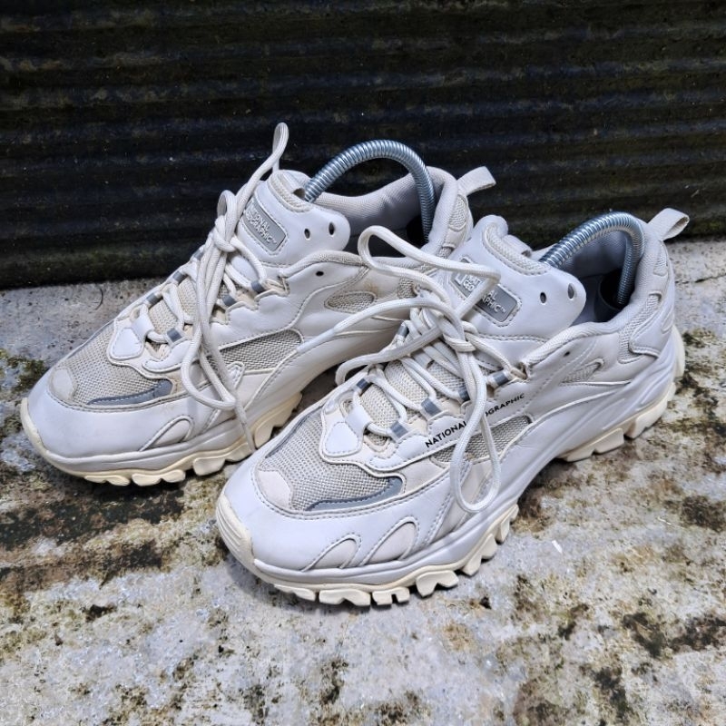 Sepatu NATGEO