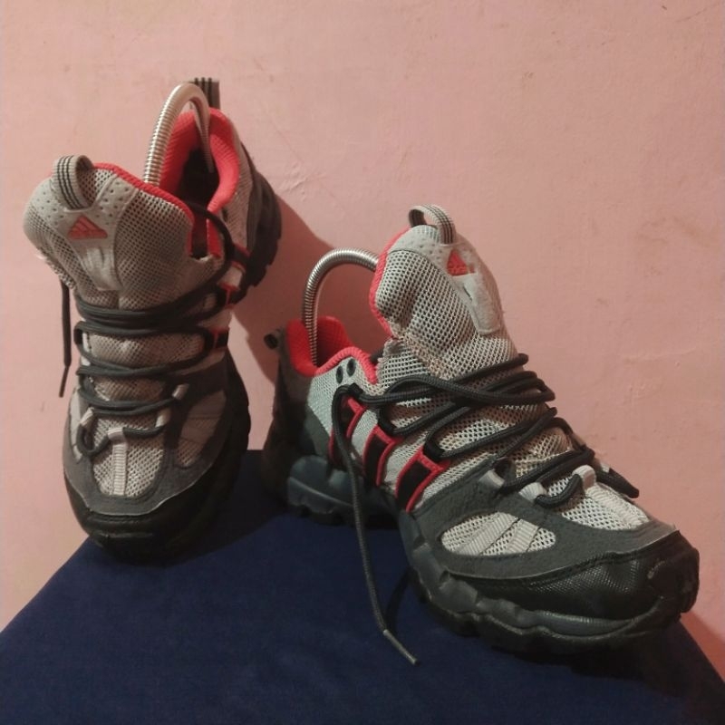 Sepatu Hiking size 38 Outdoor ADIDAS - Second Original