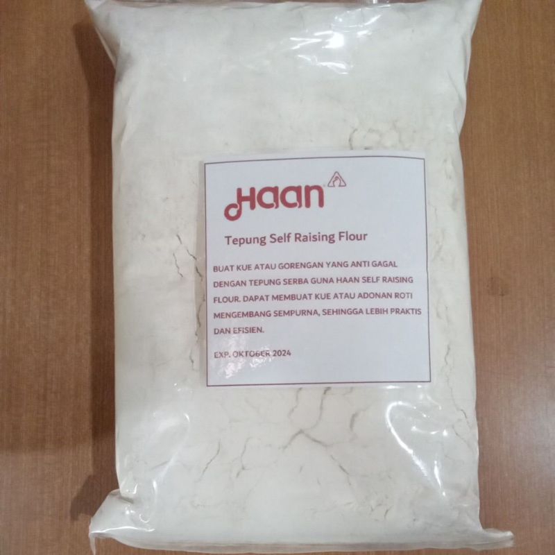 

TEPUNG SELF RAISING FLOUR HAAN 1 KG REPACK