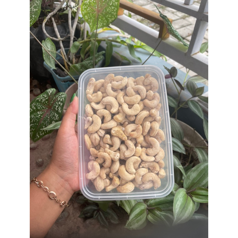 

KACANG METE KEMASAN CUP 350g