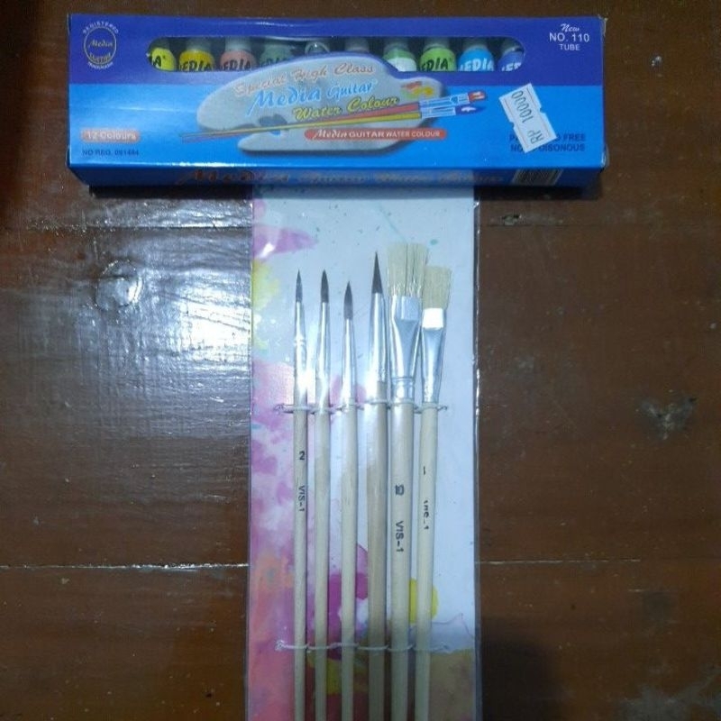 

CAT AIR SET DENGAN KUAS LUKIS