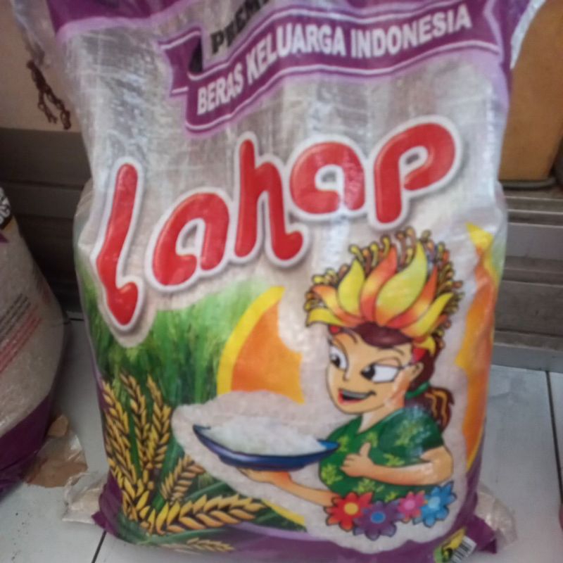 

Beras pulen wanita lahap