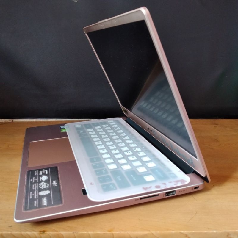 Laptop Second Acer Swift SF314-54G Intel Core i5 8th Gen Warna Pink