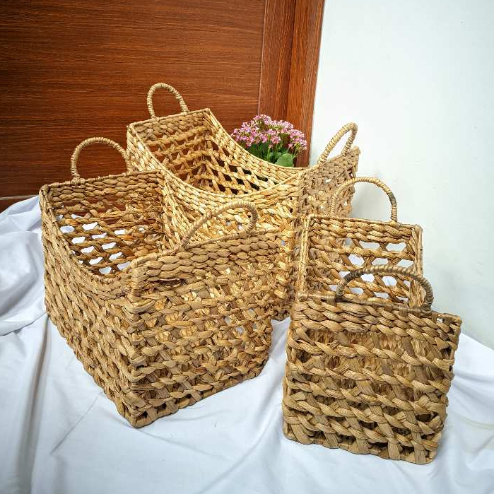 

Box Storage Anyaman Kerawang Box Enceng Gondok Box Serbaguna