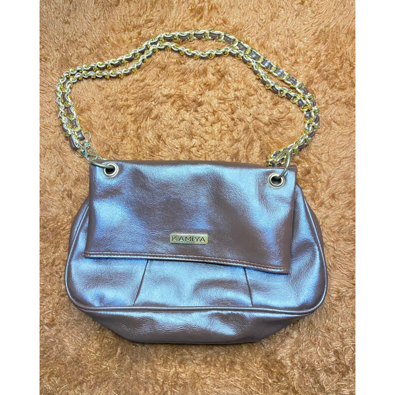 [Preloved] Sling bag kamiya stuff