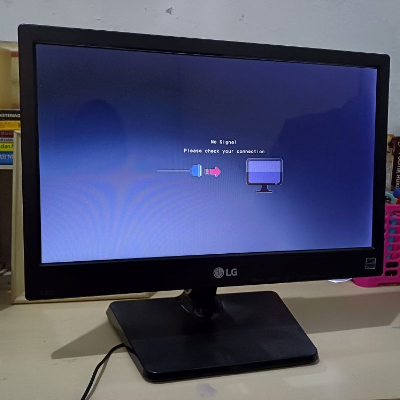 Monitor LG LED 16 inch LIKE NEW