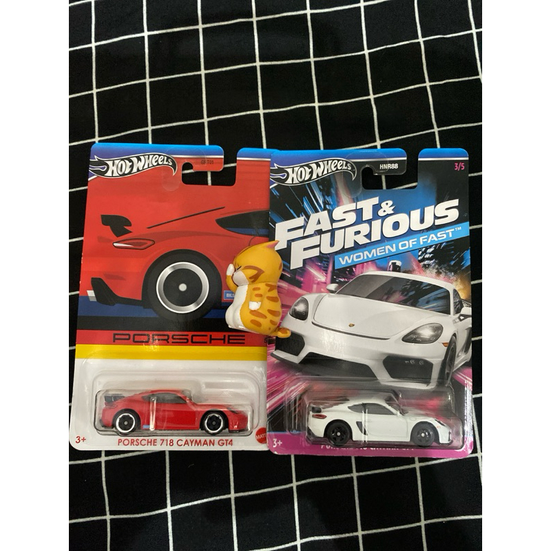 PAKET Hotwheels Porsche 718 Cayman GT4 Red and White