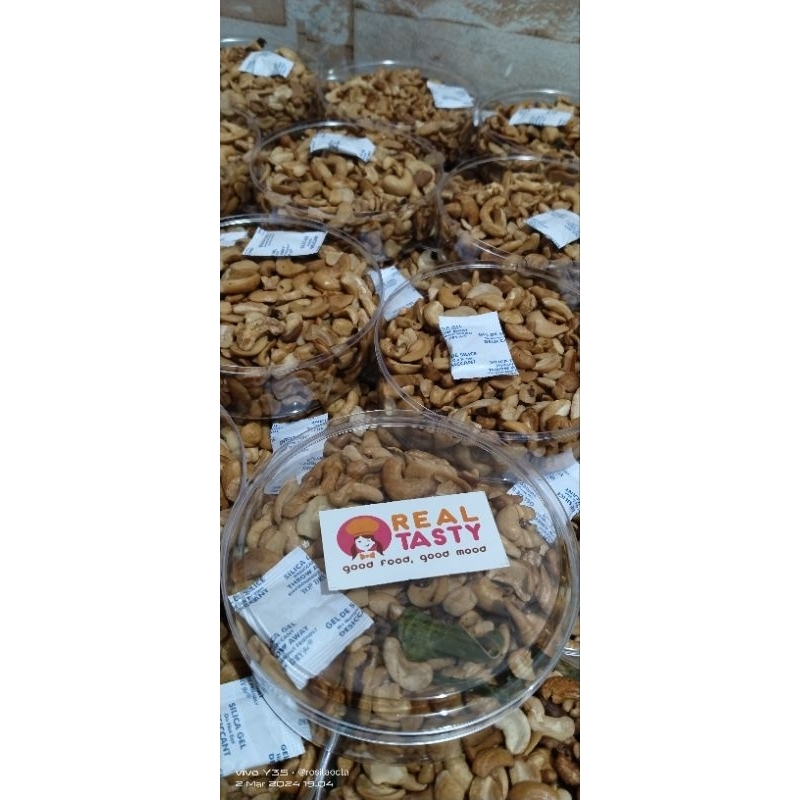 

kacang mede pecah sulawesi/toples sulawesi 250g/pecahan sulawesi