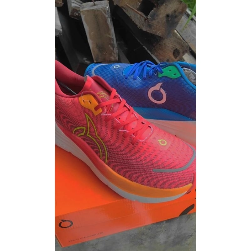 Sepatu Ortuseight Hyperblast Evo