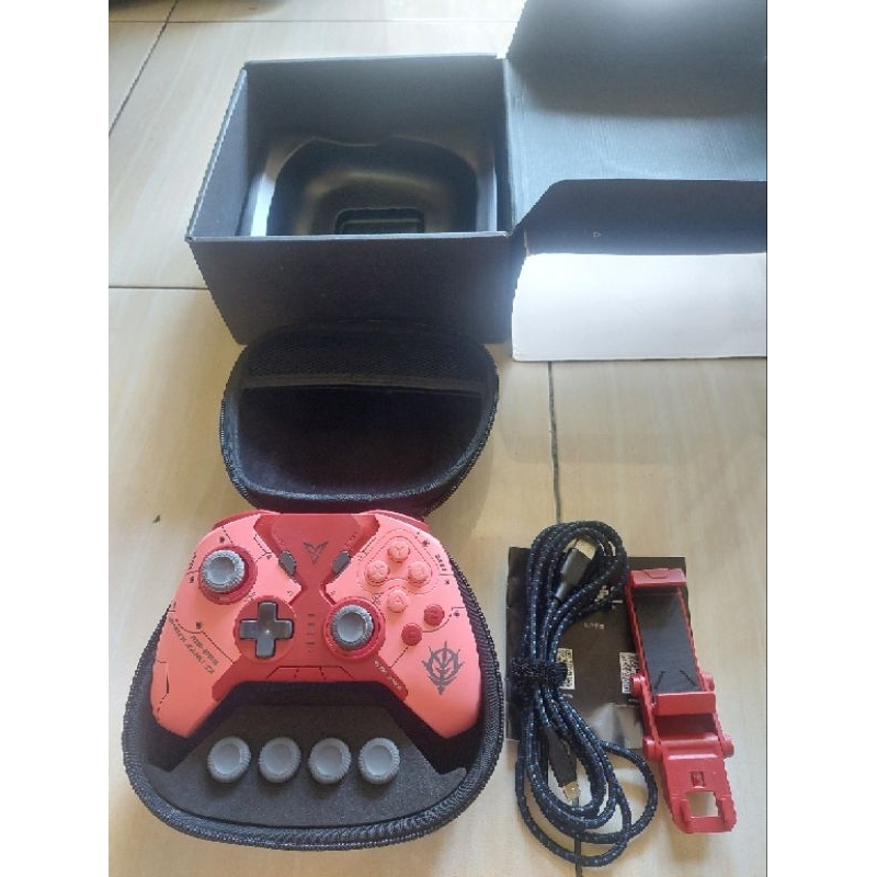 flydigi Apex 2 Gundam Zaku Version Limitied Edition