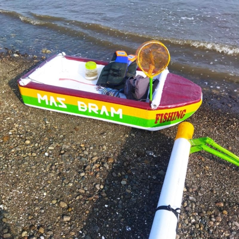 boat mancing sungai dan laut