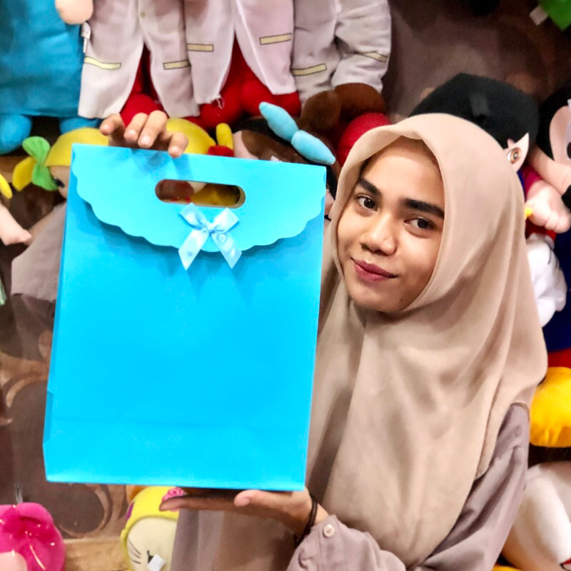 

Paper bag premium tertutup pita Tas Kado Paper Bag polos penutup pita one house party