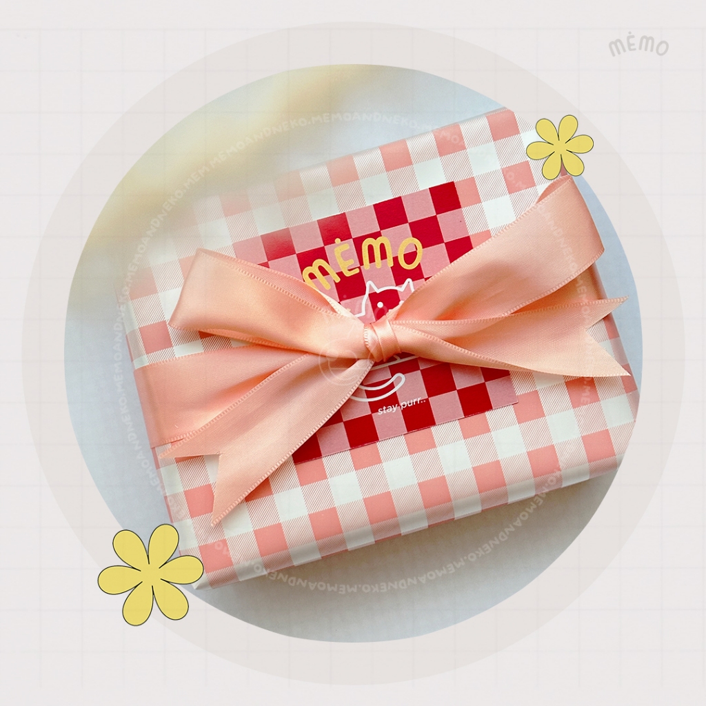 

Gift Wrapping with Ribbon and Greeting Card (Kertas Kado dengan Pita dan Kartu Ucapan)