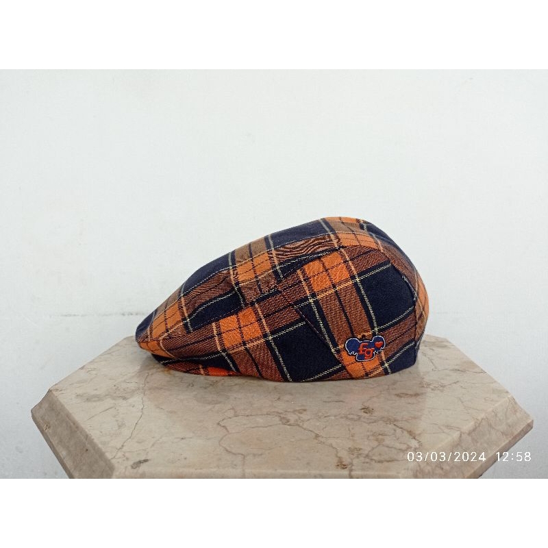 Topi Pet FANTOM Plaid Flat Cap