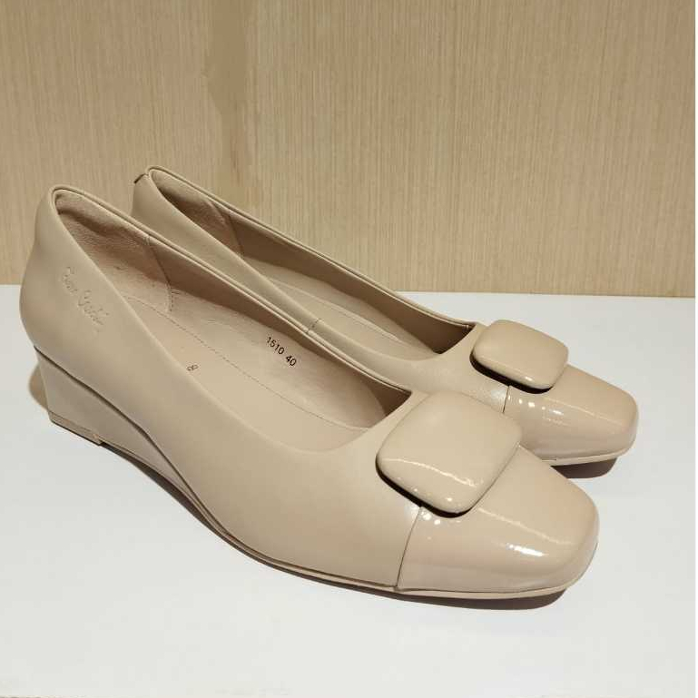 Pierre Cardin 1510 Sepatu Casual Wedges Wanita Warna Beige & Black