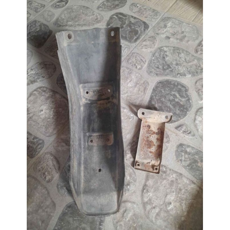 spakbor belakang suzuki crystal original