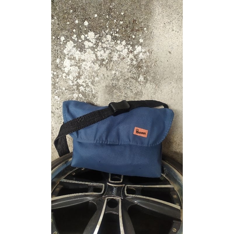 (SOLD OUT )crumpler sling bag