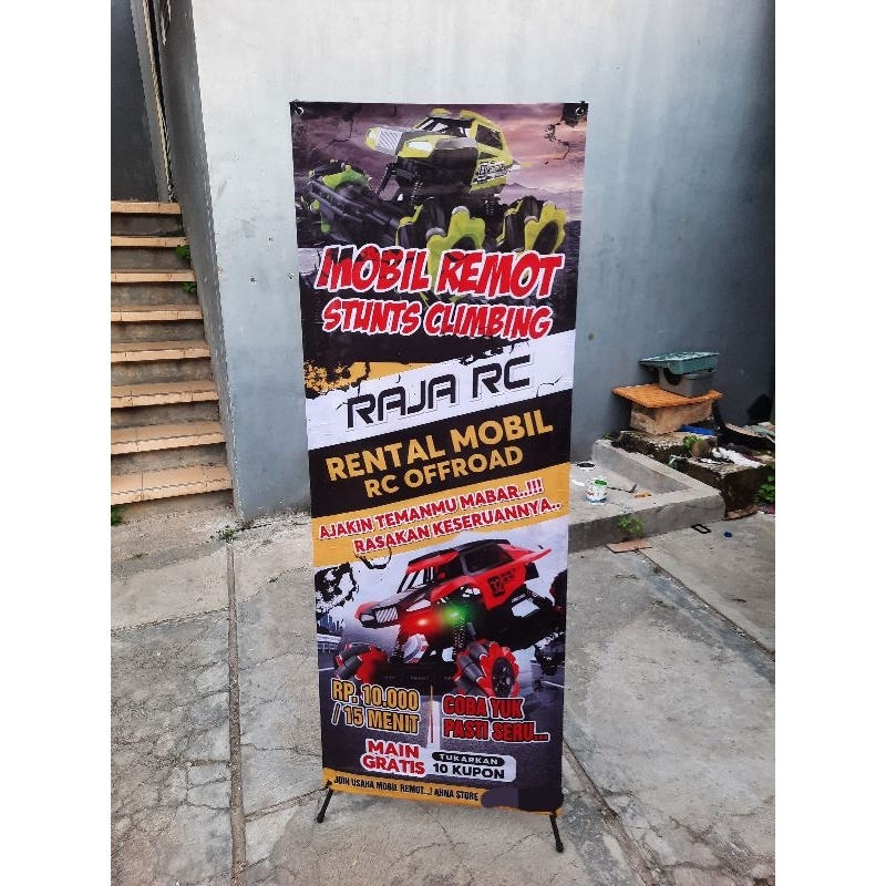 STAND BANNER UTUK SEWA MOBIL REMOT, RENTAL RC CAR