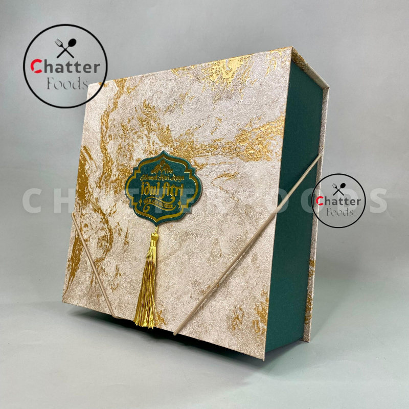 

Box Lebaran 4 Toples 250Gr Kunci Tali Karet / Box Kue Kering 22x22 CM