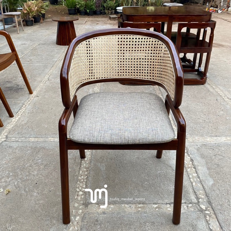 Kursi Cleopatra / Kursi Cafe Cleopatra / Kursi Cafe Minimalis / Kursi Cafe Retro / Kursi Retro / Kur