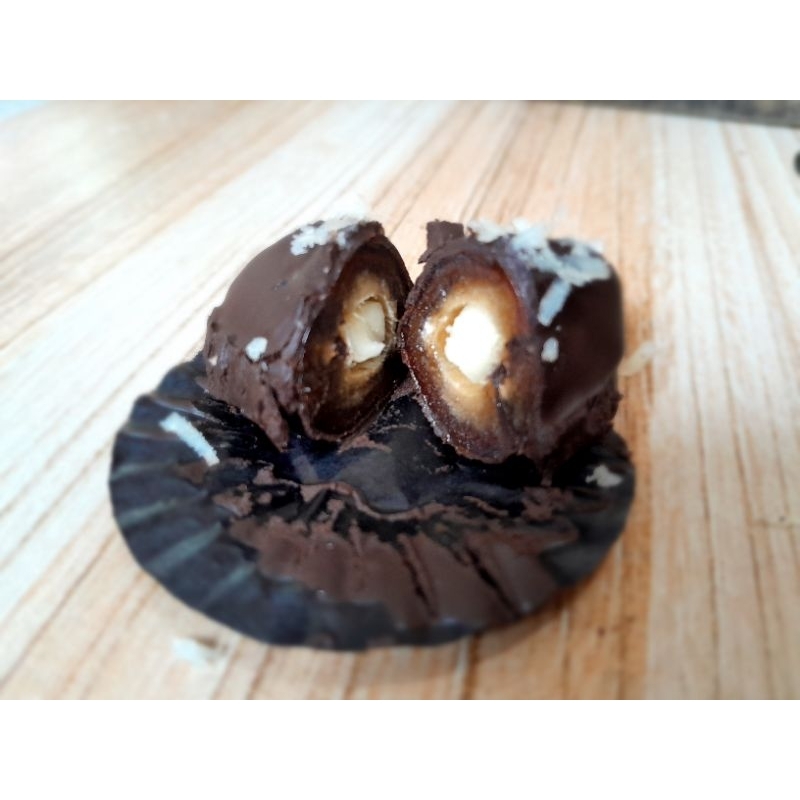 

coklat kurma keju