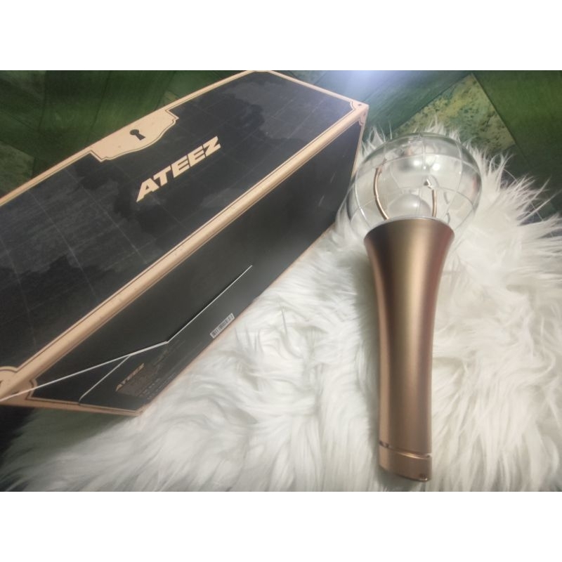 BOOKED Preloved Official Ateez Lightstick Ver 2