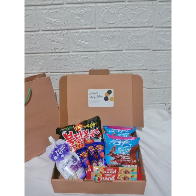 

HEMPRES SNACK SUDAH FREE KARTU UCAPAN + PEPER BAG